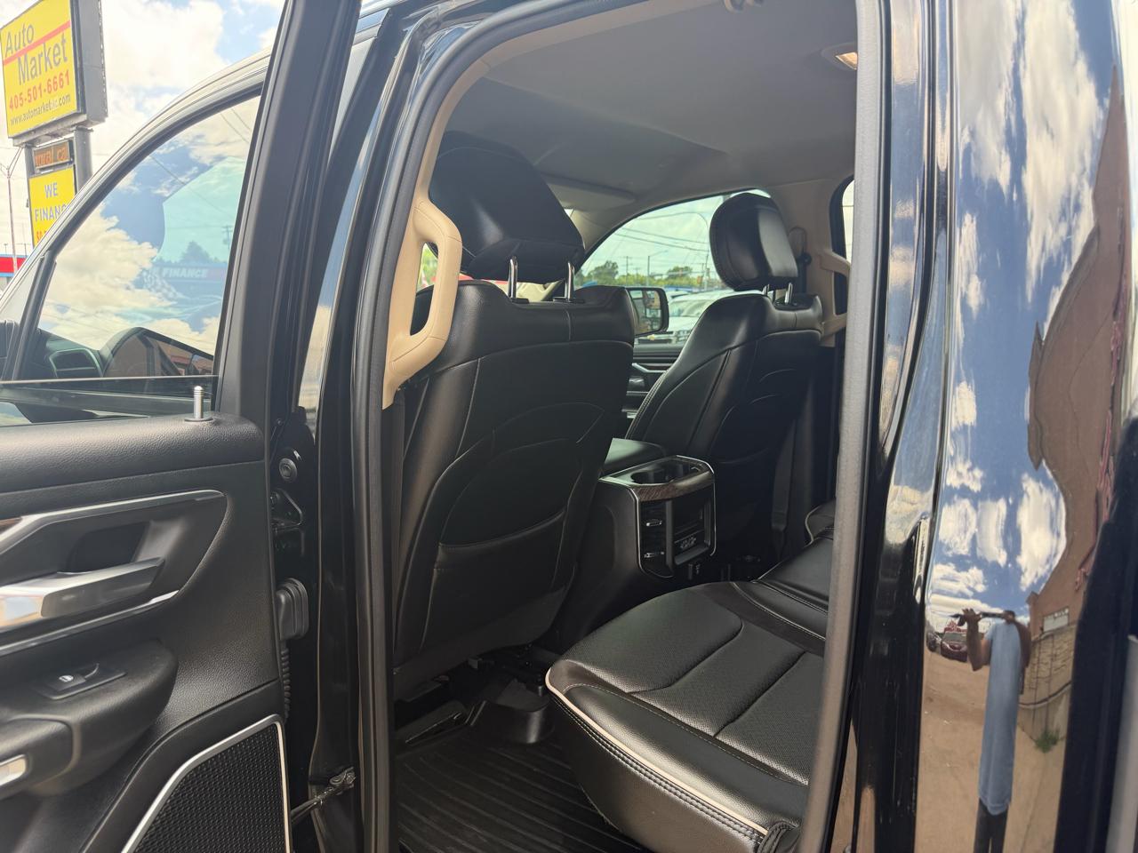 RAM 1500 Laramie 4x4 Quad Cab 6'4" Box 2020