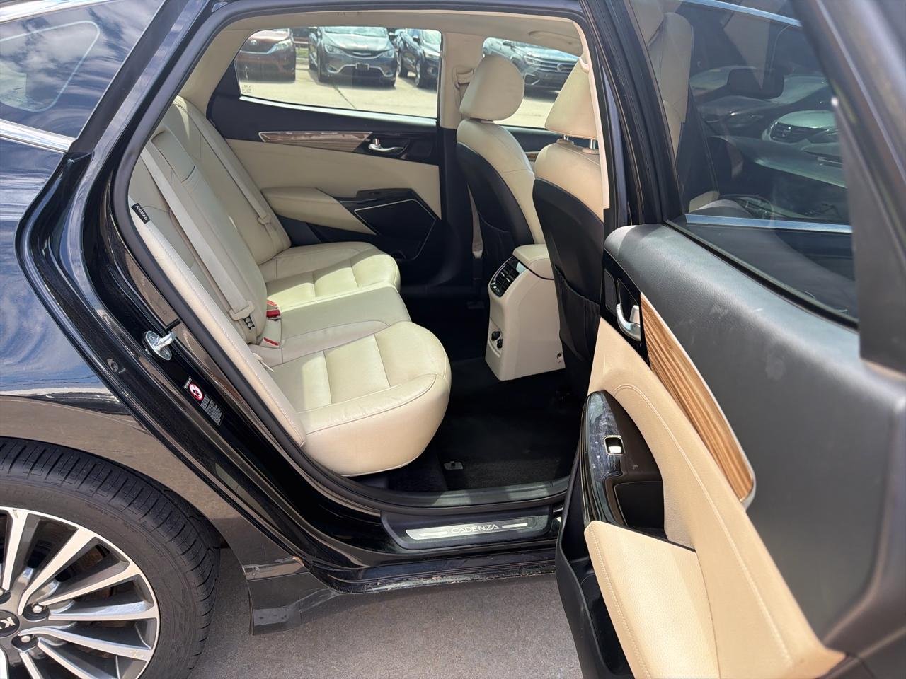 Kia Cadenza Premium Sedan 2017