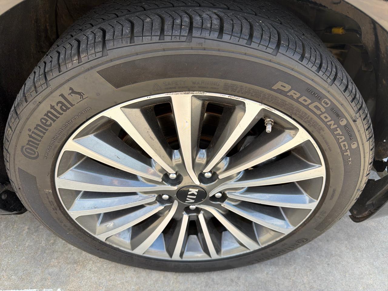 Kia Cadenza Premium Sedan 2017