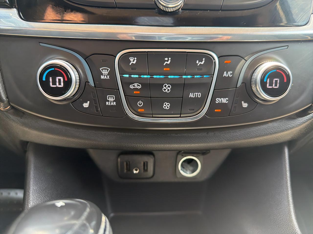 Chevrolet Traverse FWD 4dr LT Cloth w/1LT 2019