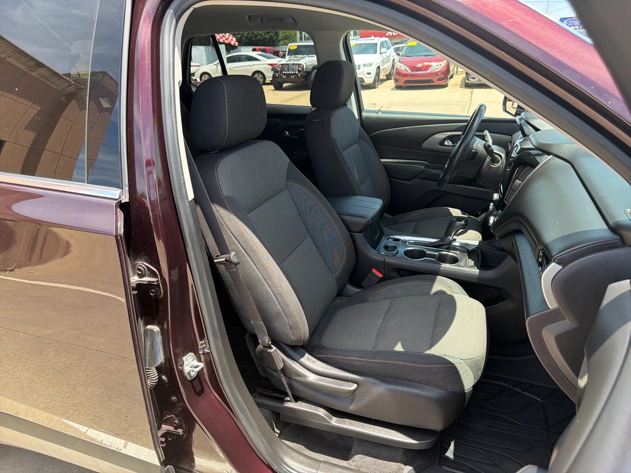 Chevrolet Traverse FWD 4dr LT Cloth w/1LT 2019