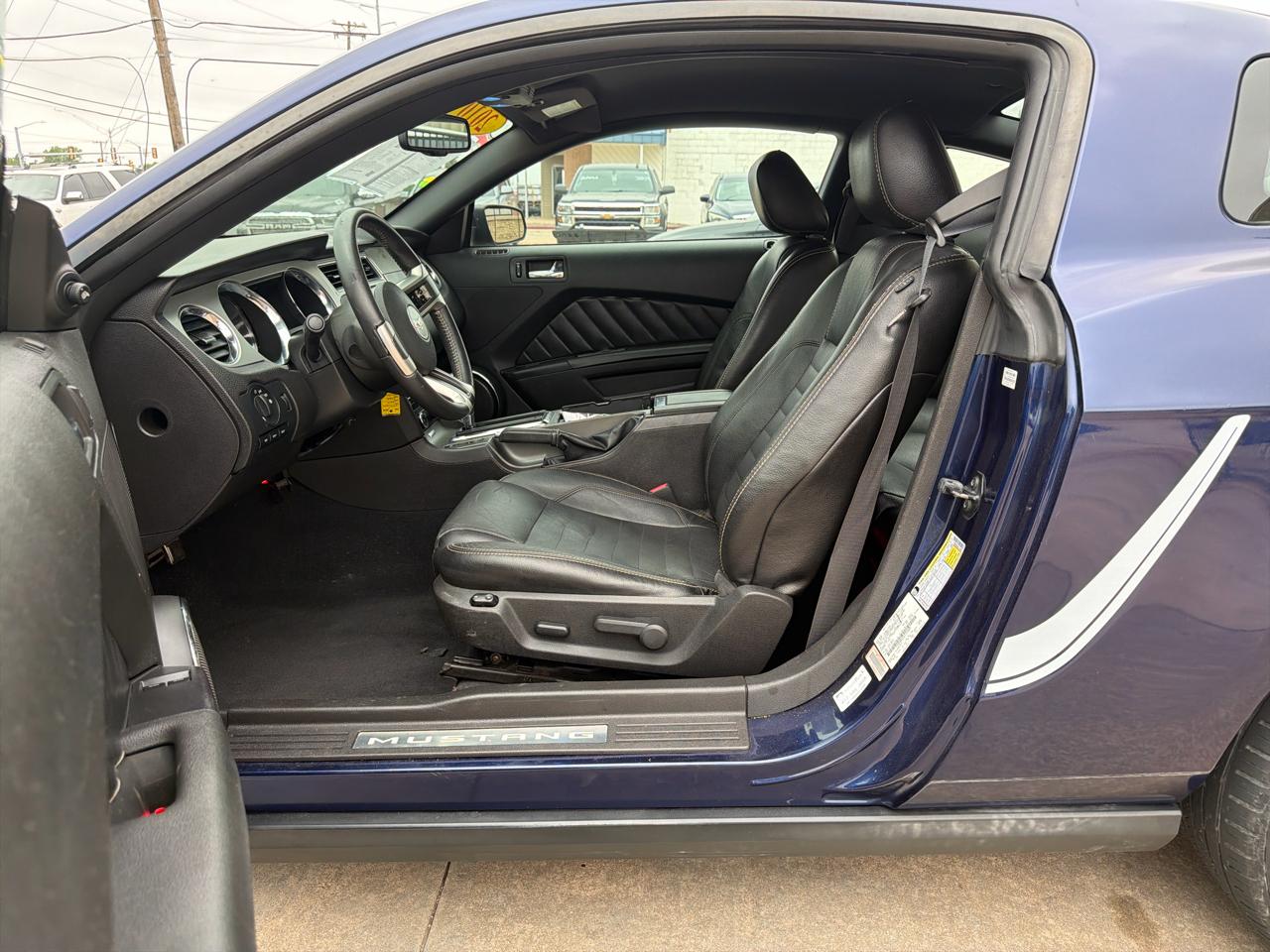Ford Mustang 2dr Cpe V6 2010