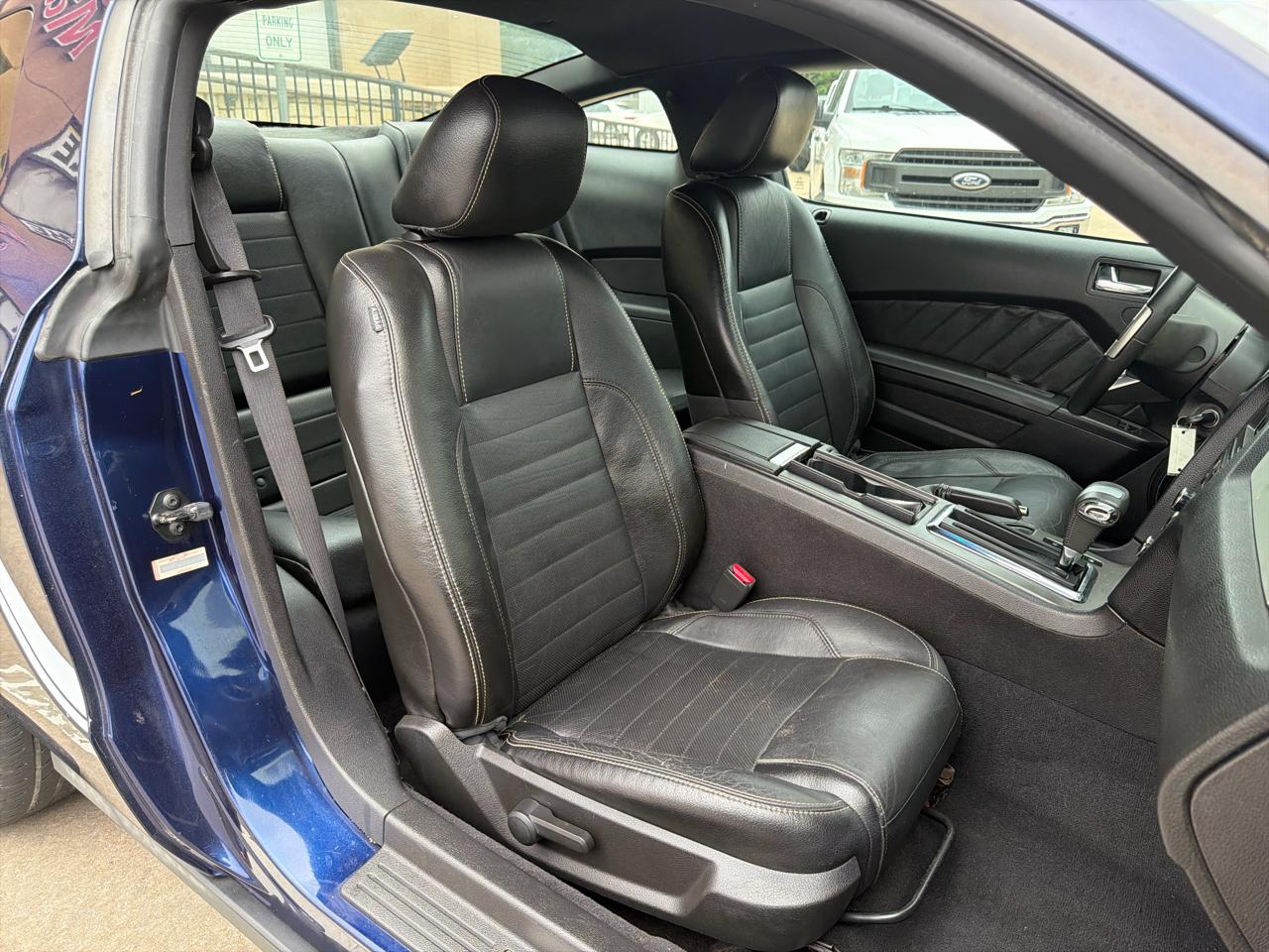 Ford Mustang 2dr Cpe V6 2010