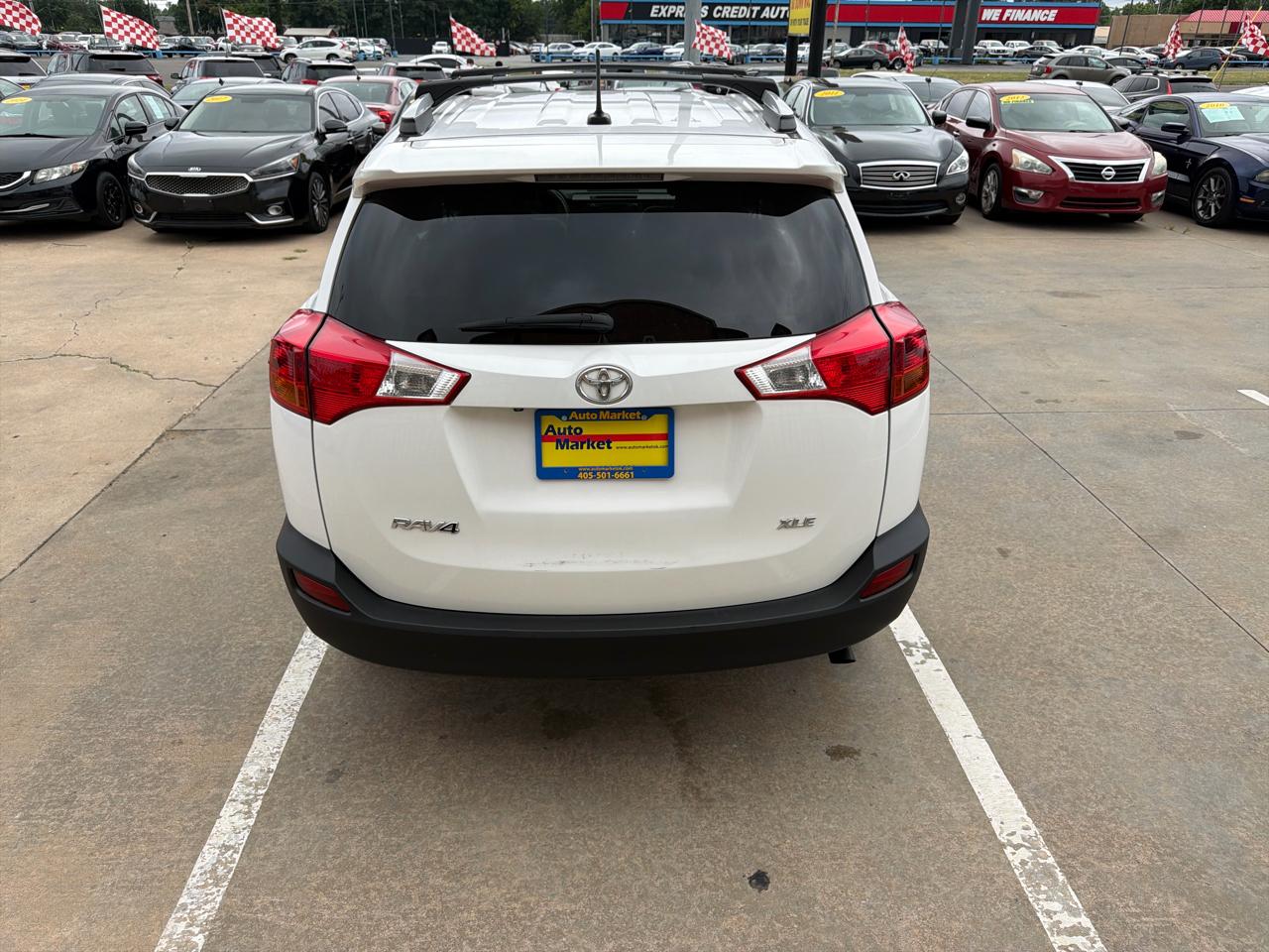 Toyota RAV4 FWD 4dr XLE (Natl) 2013