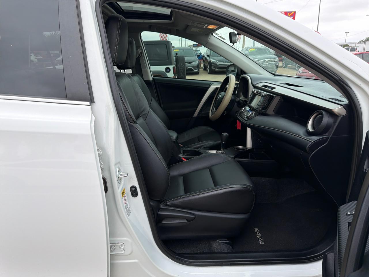 Toyota RAV4 FWD 4dr XLE (Natl) 2013
