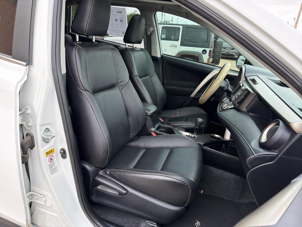 Toyota RAV4 FWD 4dr XLE (Natl) 2013