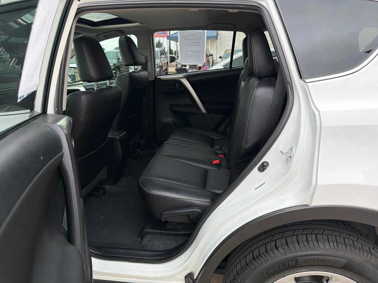 Toyota RAV4 FWD 4dr XLE (Natl) 2013
