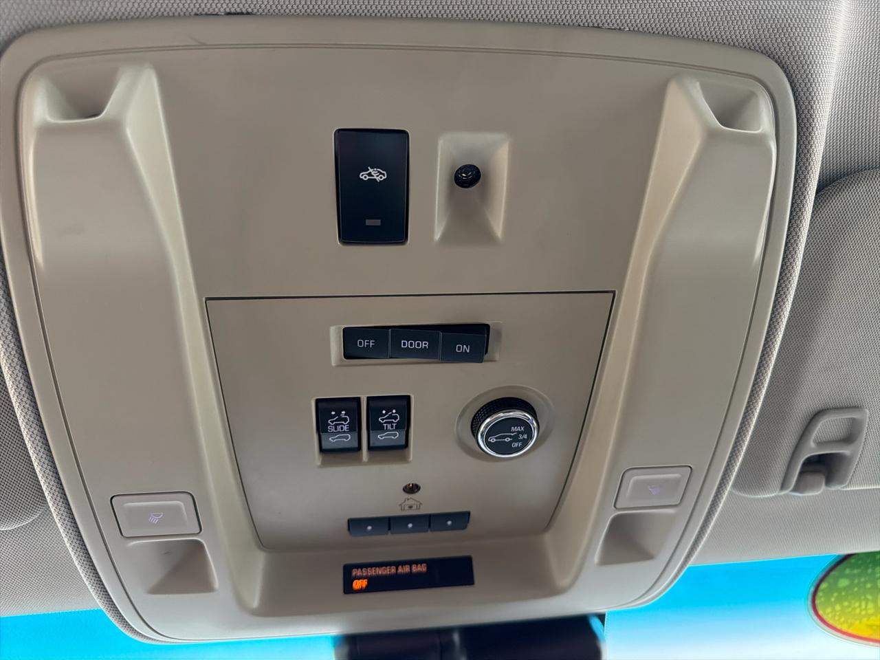 Chevrolet Suburban 4WD 4dr LTZ 2015
