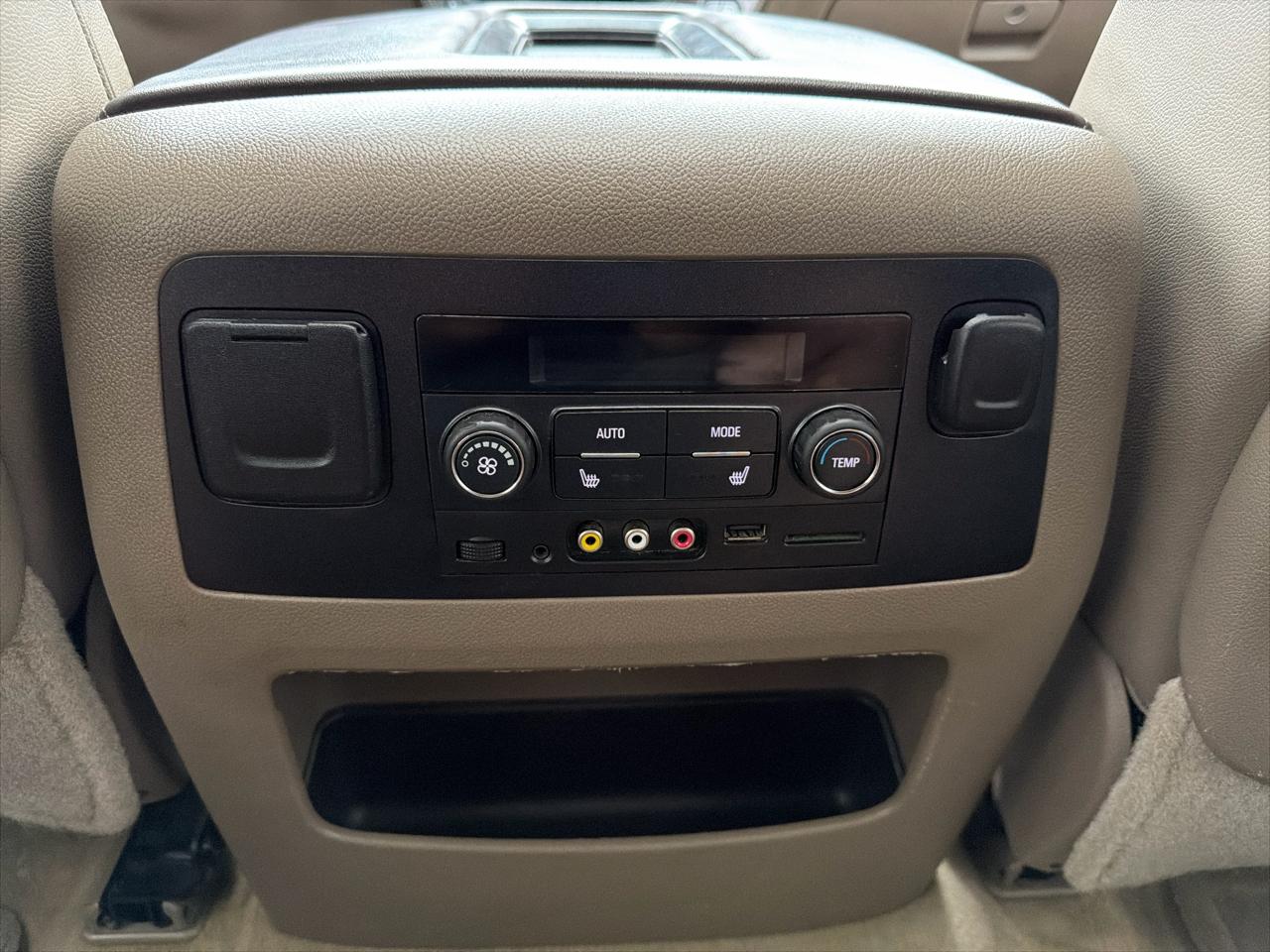 Chevrolet Suburban 4WD 4dr LTZ 2015