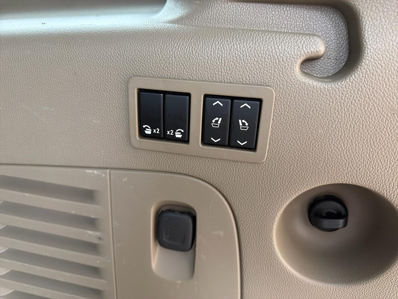 Chevrolet Suburban 4WD 4dr LTZ 2015