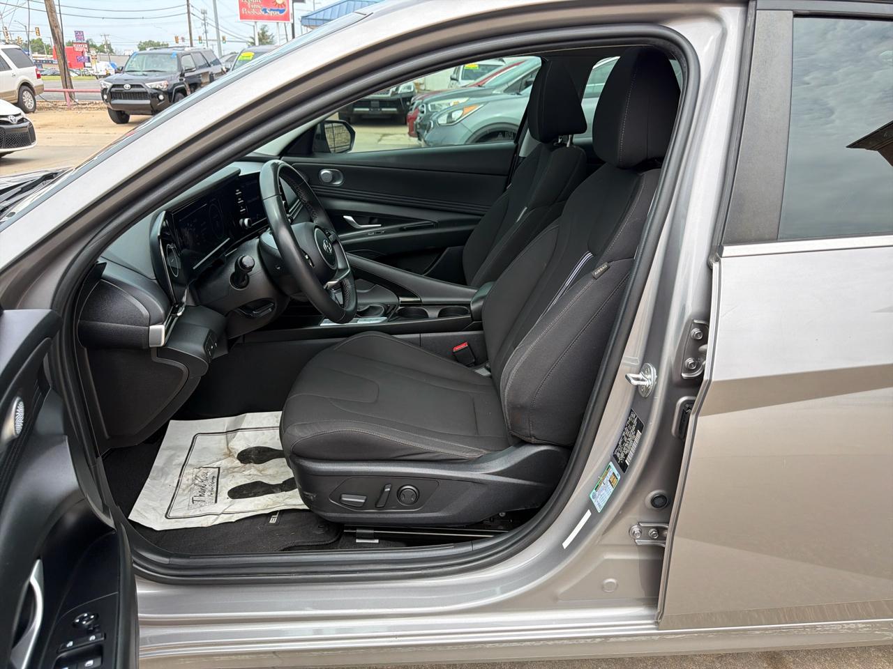 Hyundai Elantra SEL IVT 2022