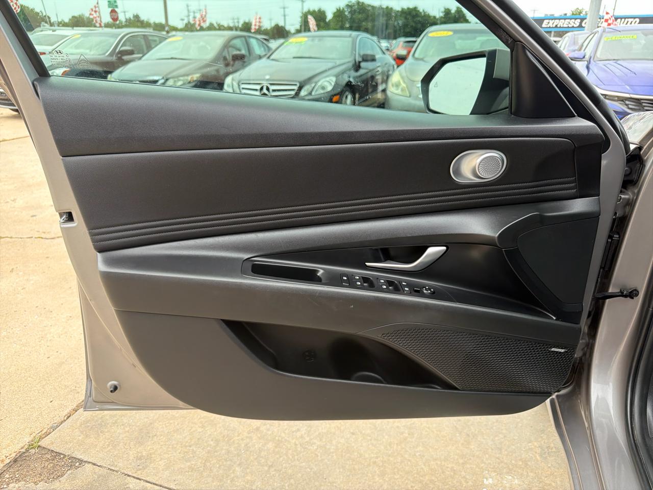 Hyundai Elantra SEL IVT 2022