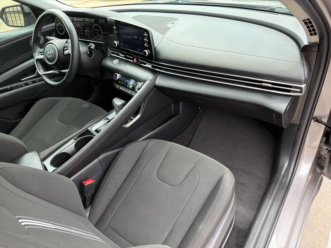 Hyundai Elantra SEL IVT 2022