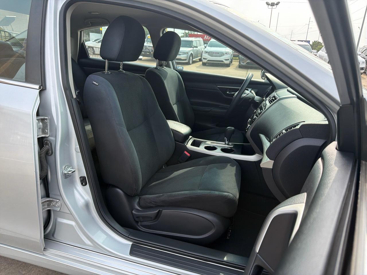 Nissan Altima 4dr Sdn I4 2.5 S 2015