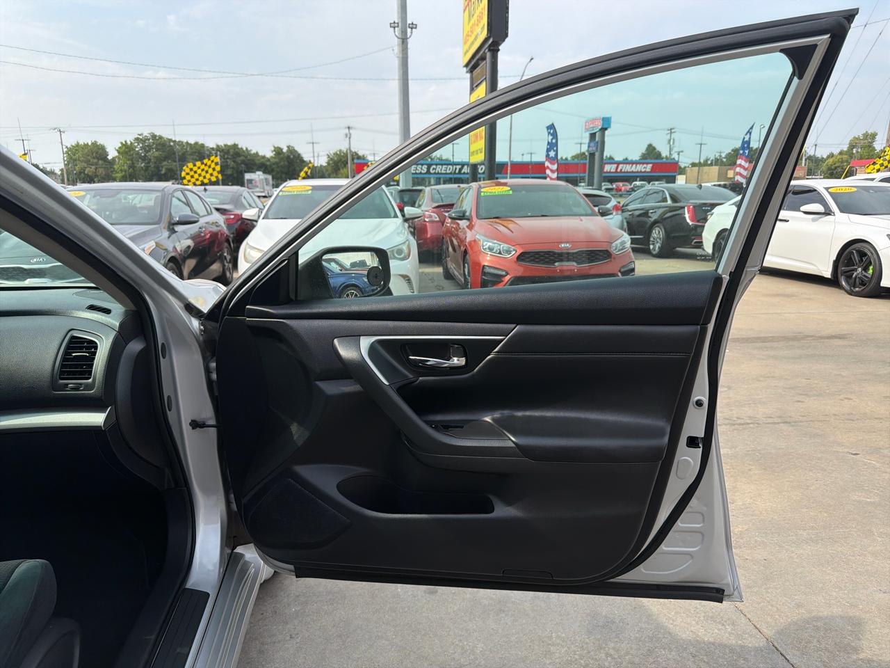 Nissan Altima 4dr Sdn I4 2.5 S 2015