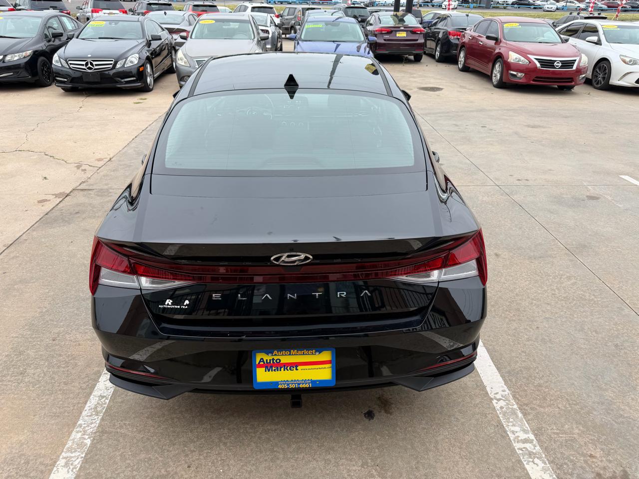Hyundai Elantra SE IVT 2023