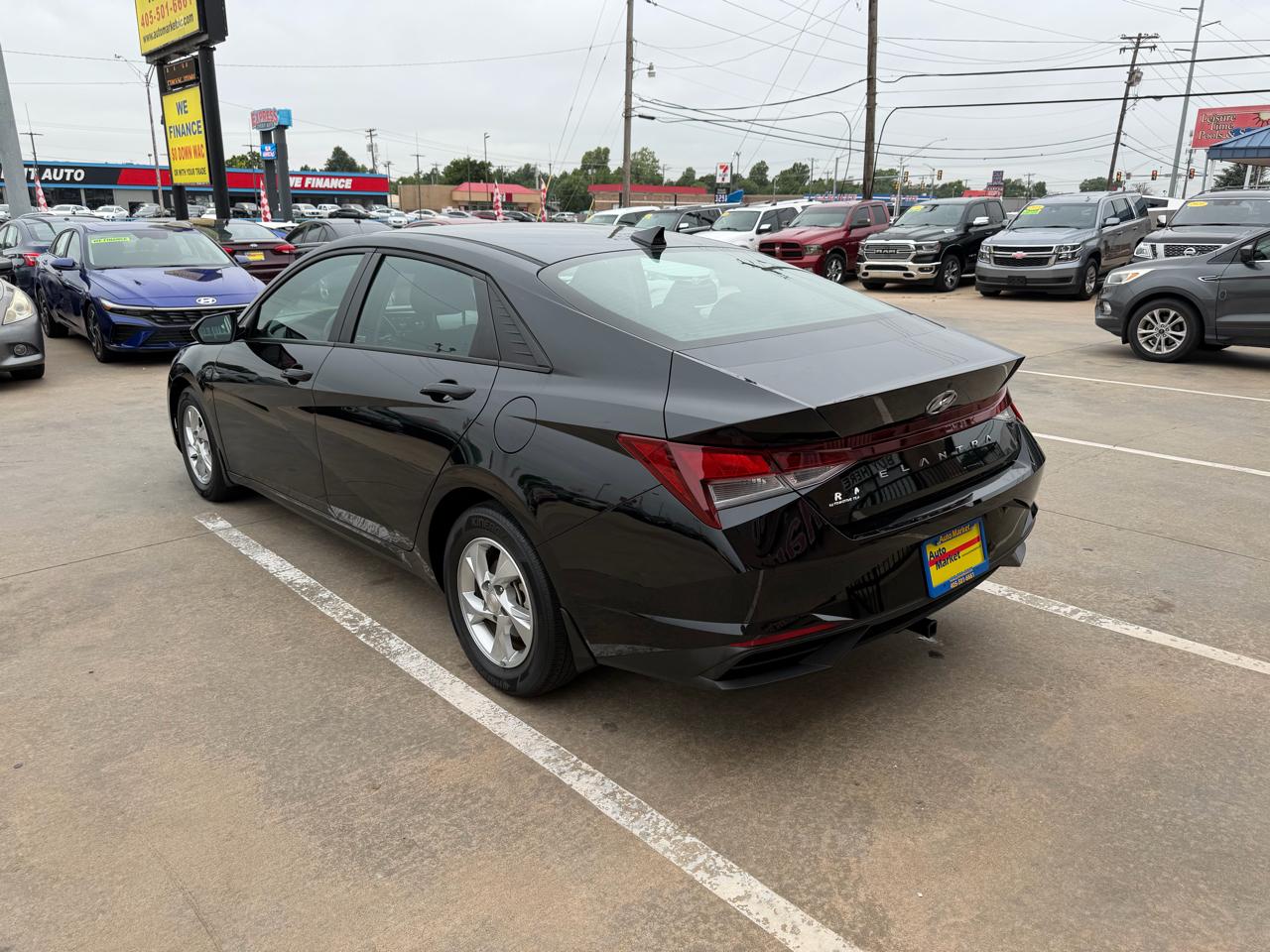 Hyundai Elantra SE IVT 2023
