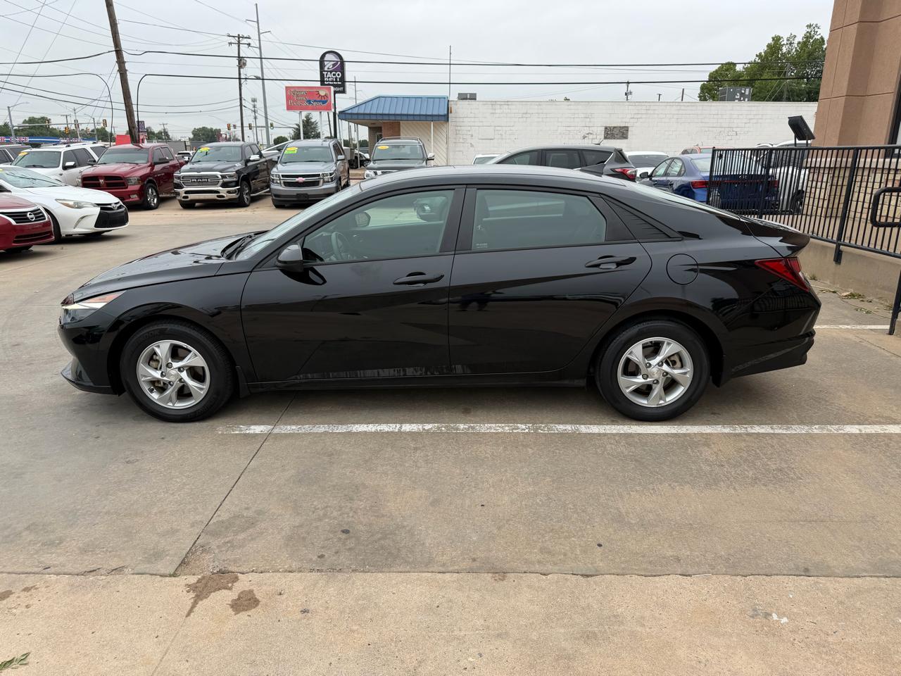 Hyundai Elantra SE IVT 2023