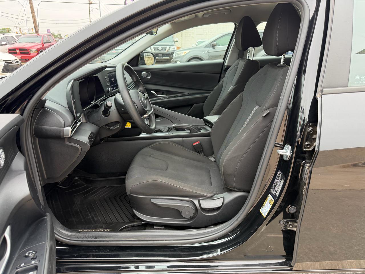 Hyundai Elantra SE IVT 2023