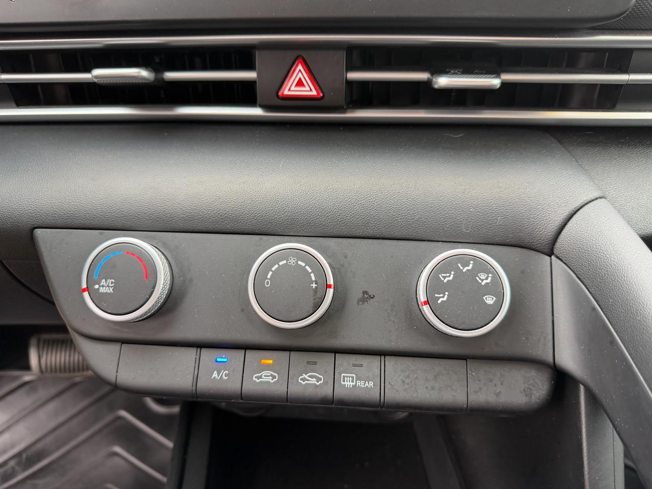 Hyundai Elantra SE IVT 2023
