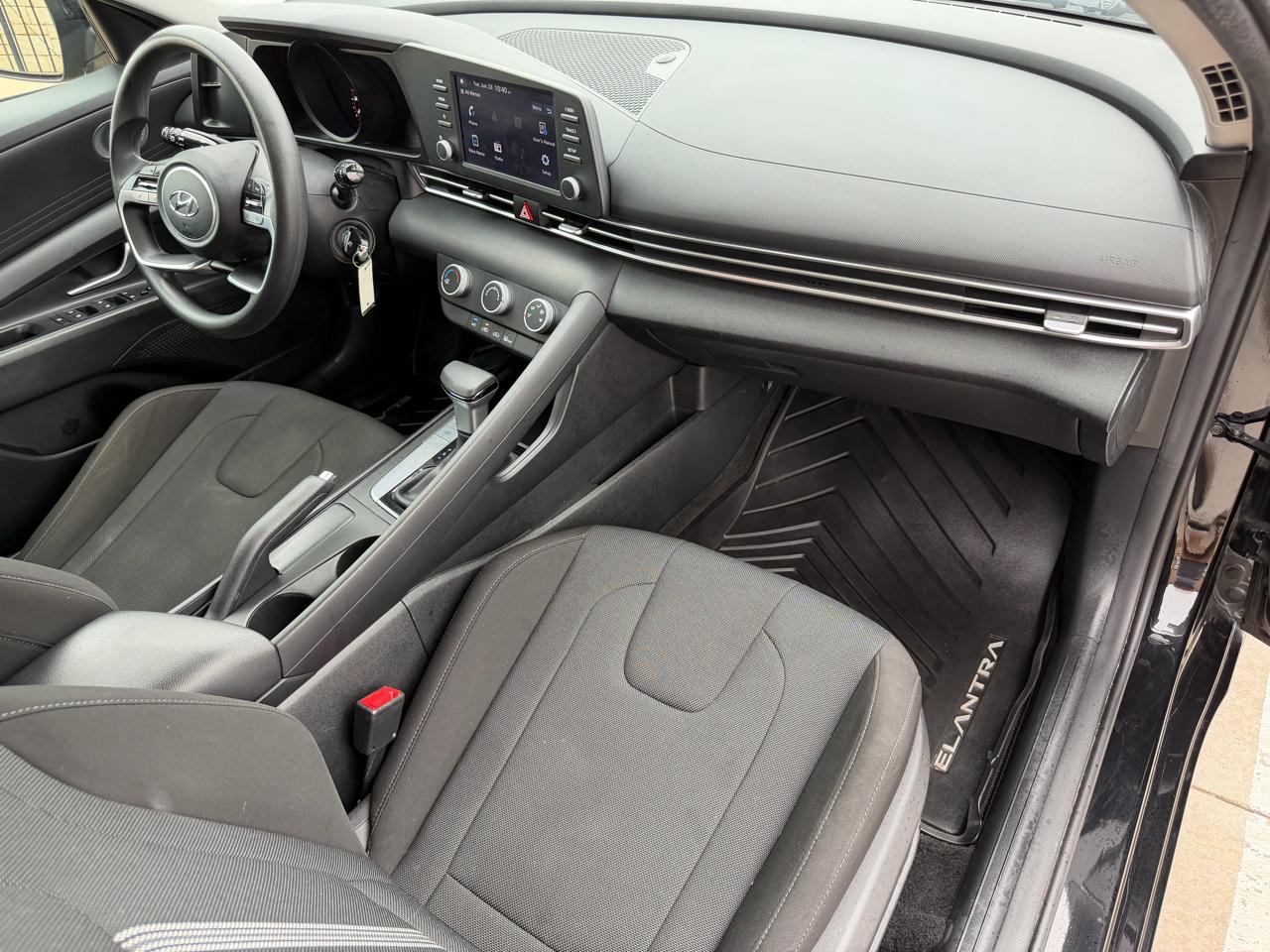 Hyundai Elantra SE IVT 2023