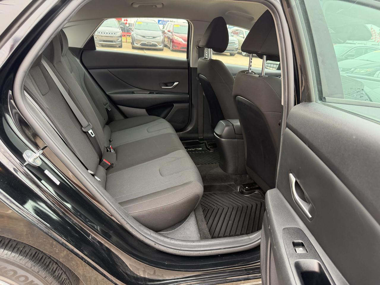 Hyundai Elantra SE IVT 2023