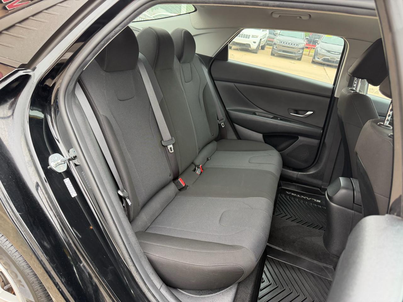 Hyundai Elantra SE IVT 2023