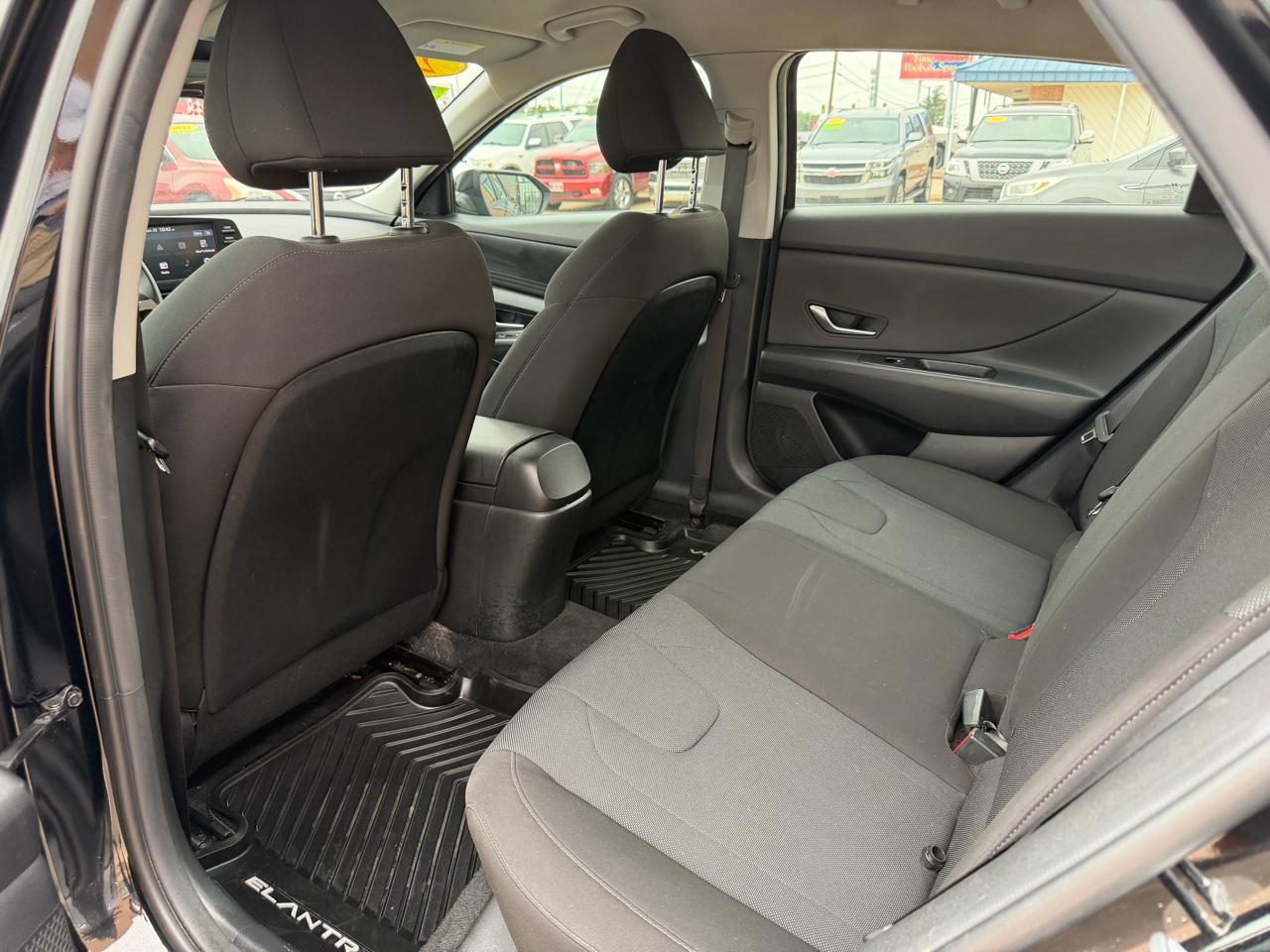 Hyundai Elantra SE IVT 2023