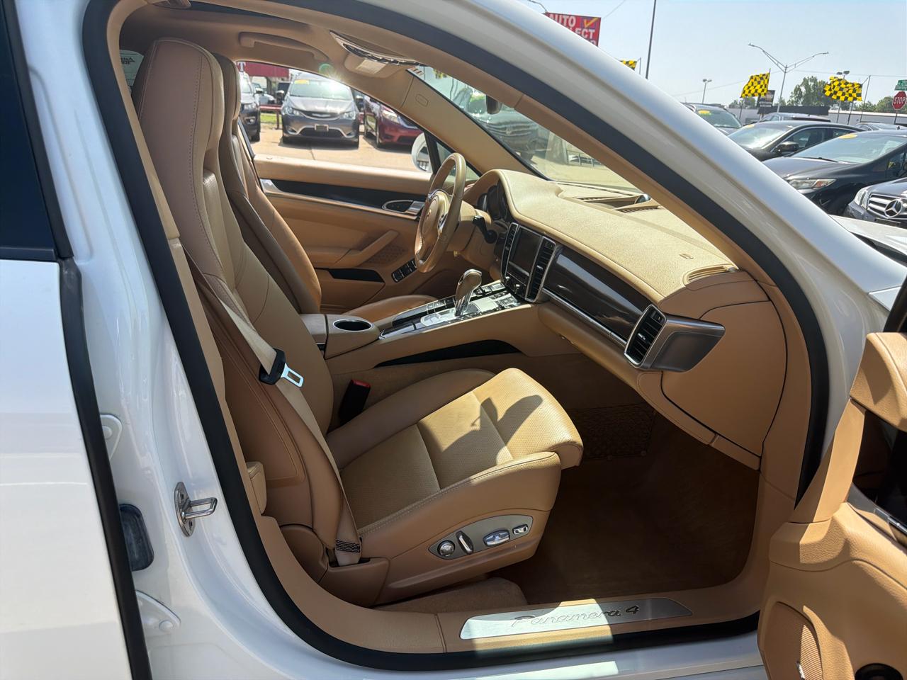 Porsche Panamera 4dr HB 4 2015