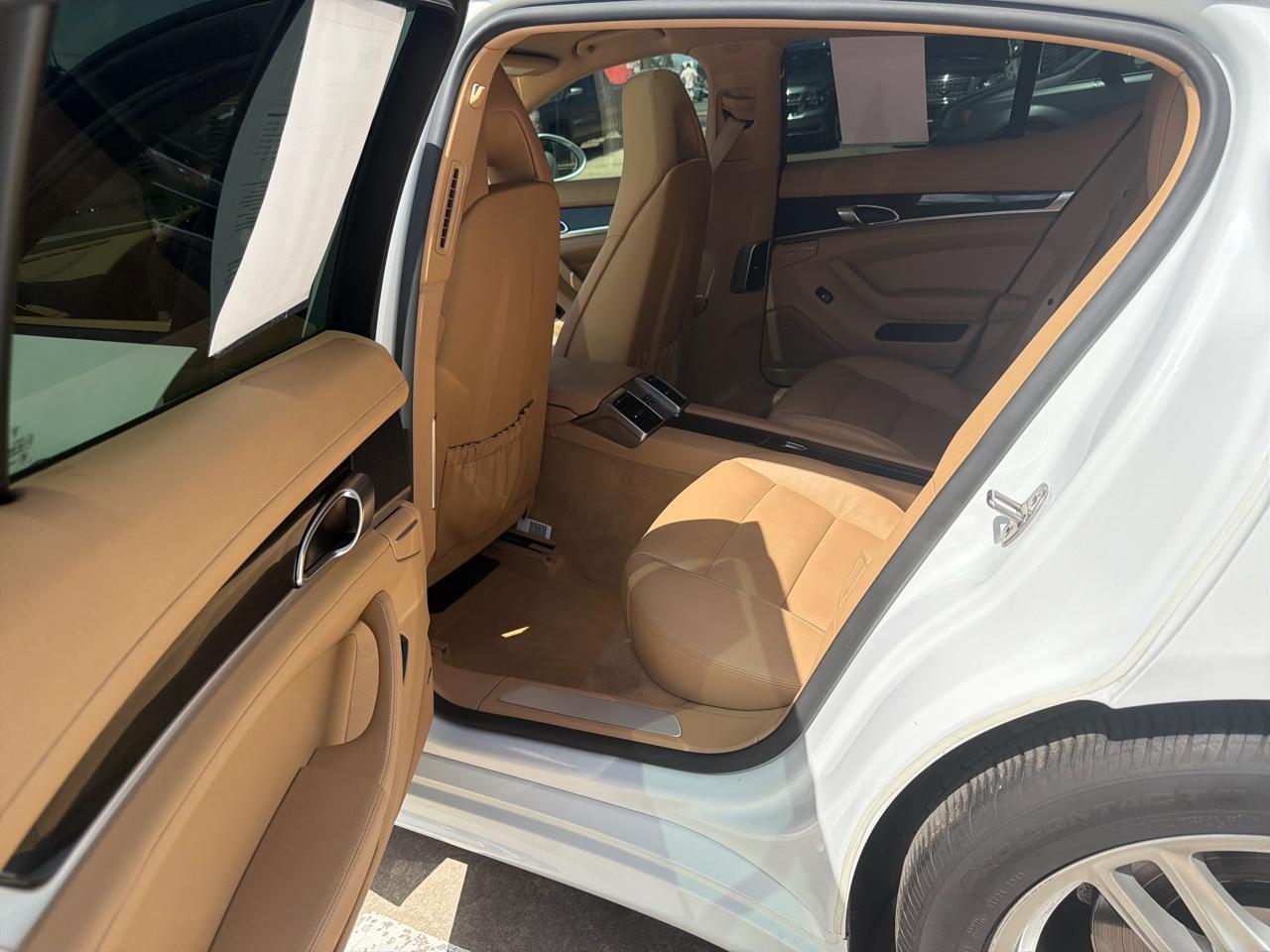 Porsche Panamera 4dr HB 4 2015