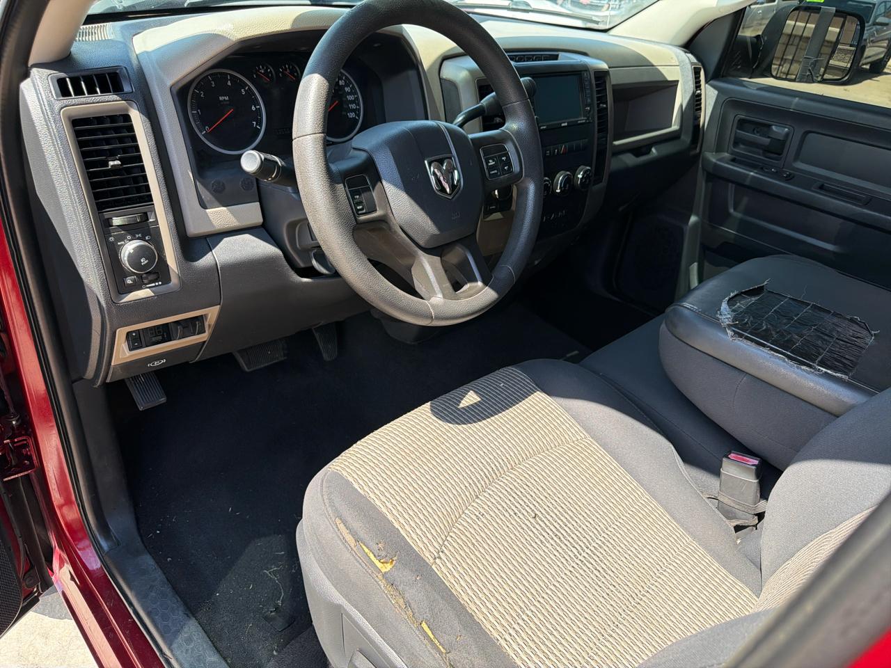 RAM 1500 4WD Quad Cab 140.5" Express 2012