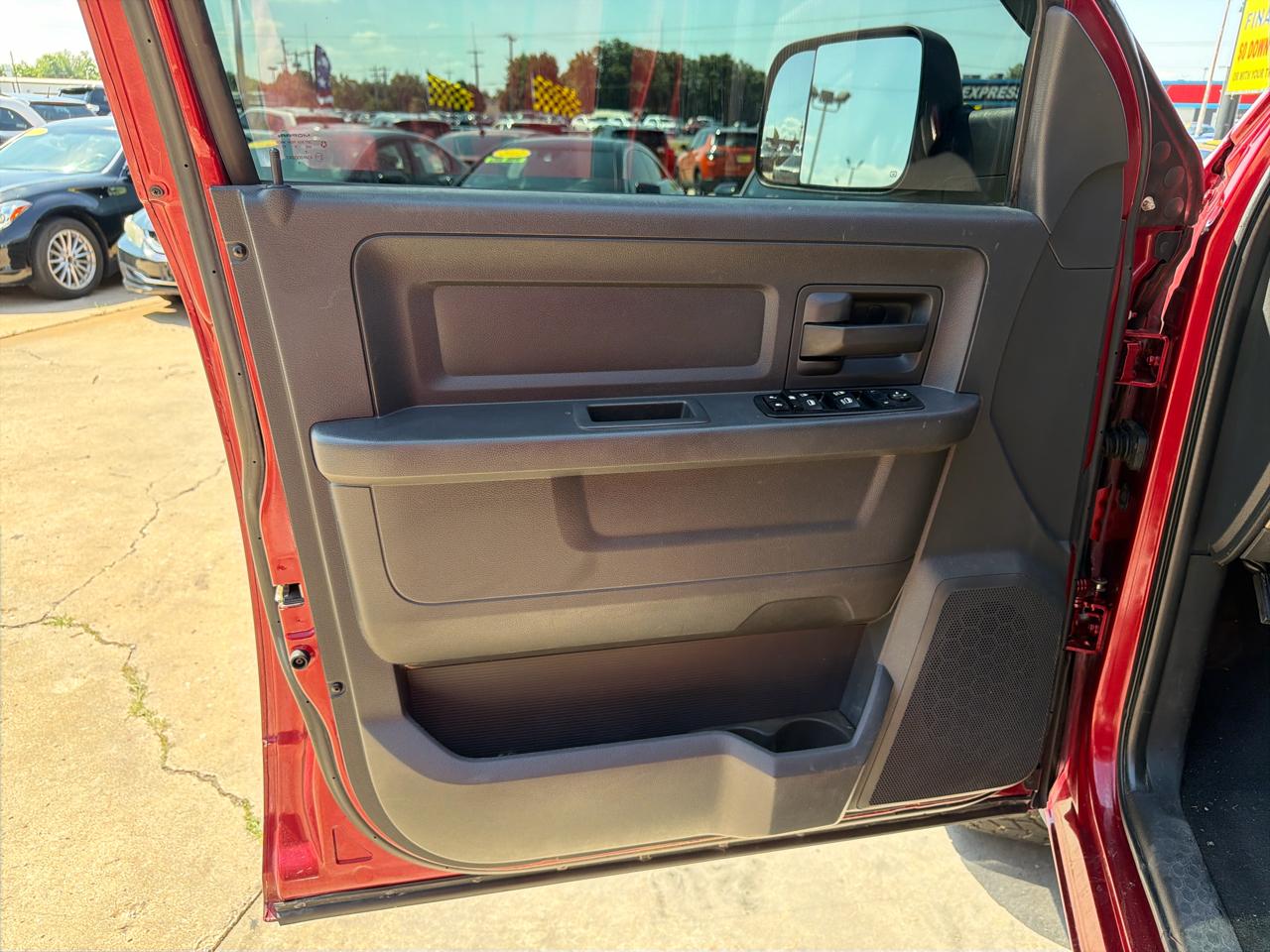 RAM 1500 4WD Quad Cab 140.5" Express 2012