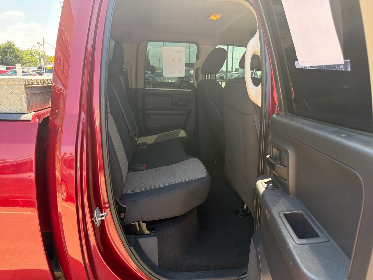 RAM 1500 4WD Quad Cab 140.5" Express 2012