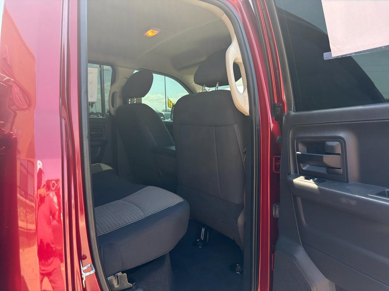 RAM 1500 4WD Quad Cab 140.5" Express 2012
