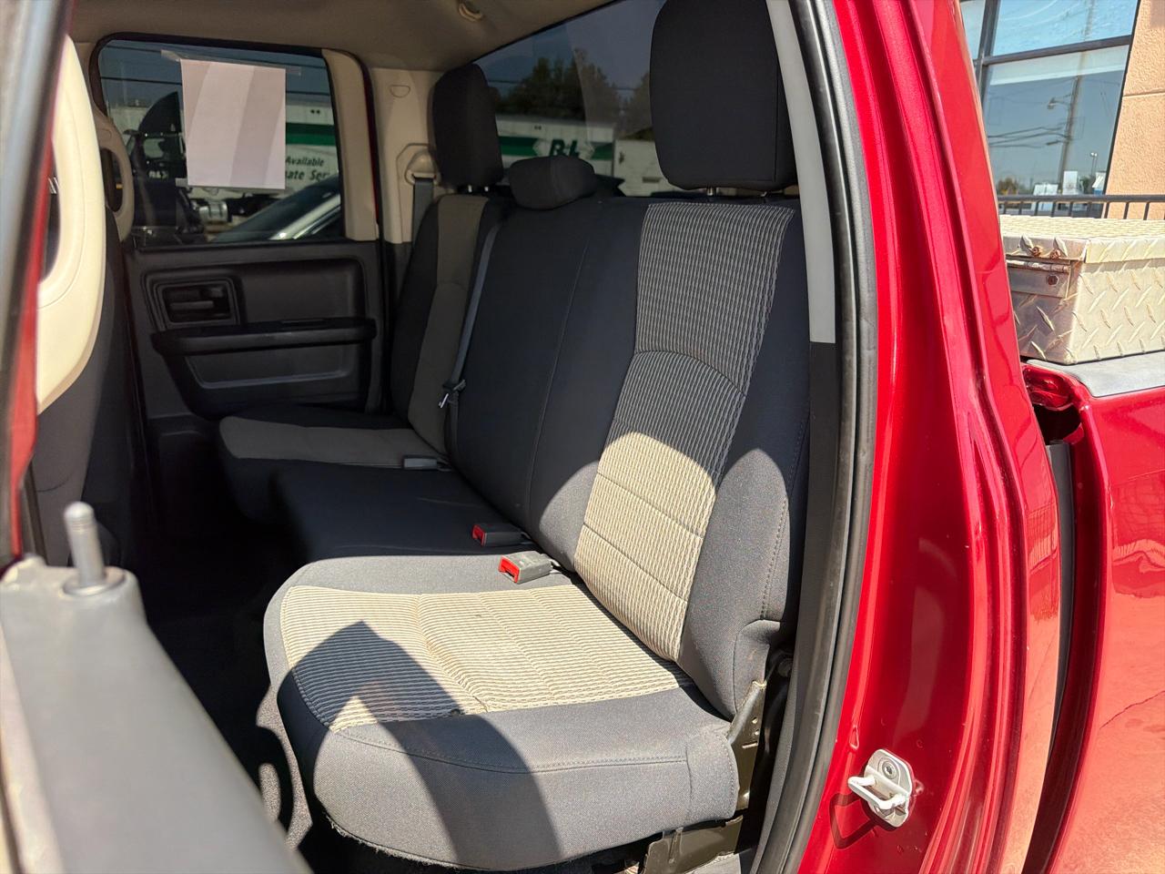 RAM 1500 4WD Quad Cab 140.5" Express 2012