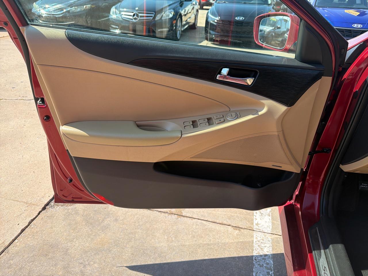 Hyundai Sonata 4dr Sdn 2.0T Auto Limited 2014