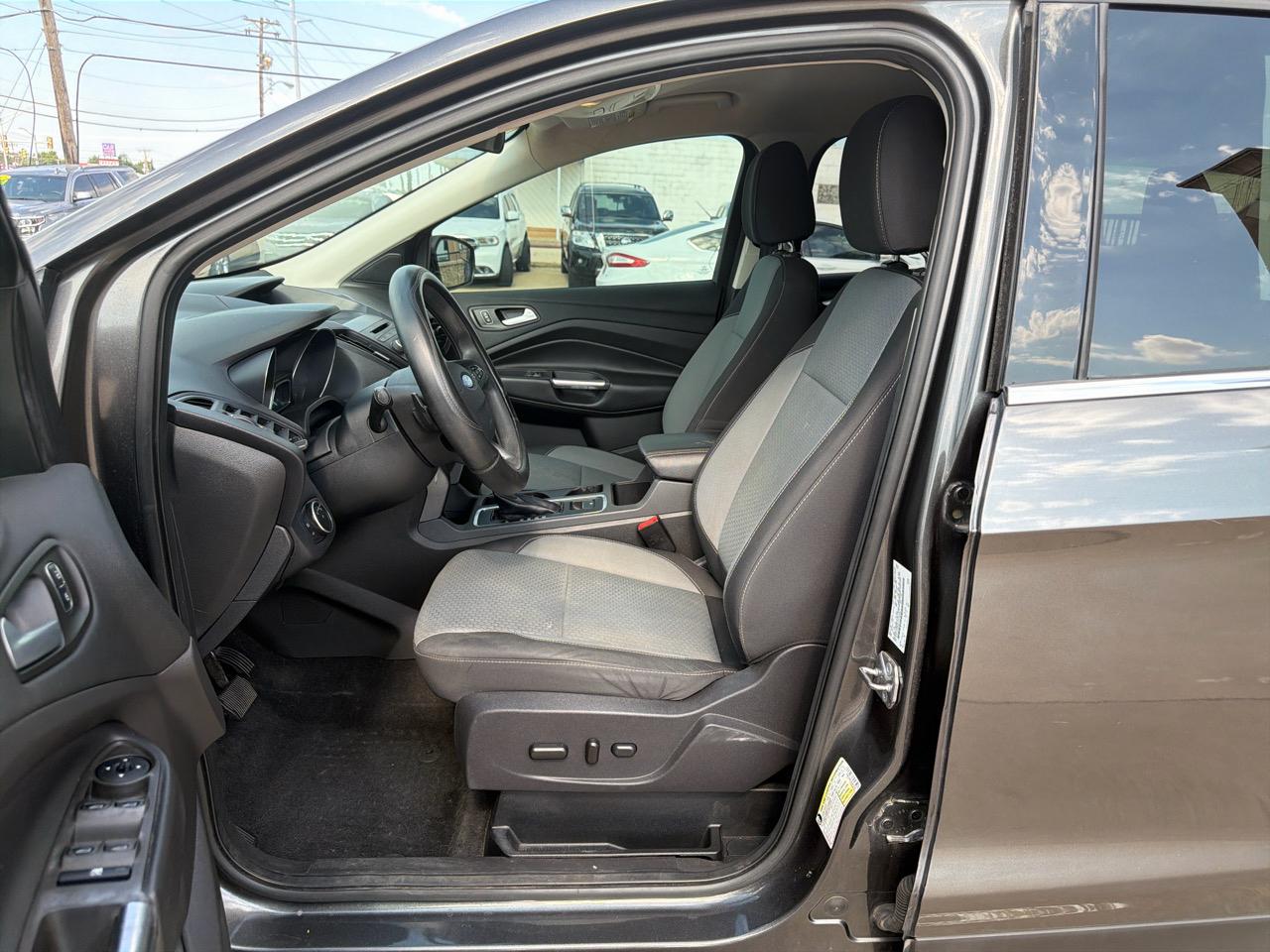 Ford Escape SE FWD 2017