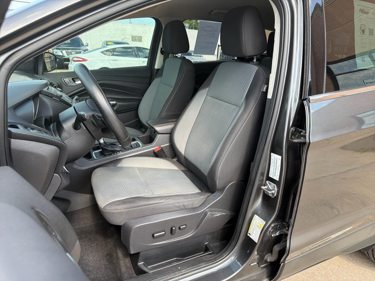 Ford Escape SE FWD 2017