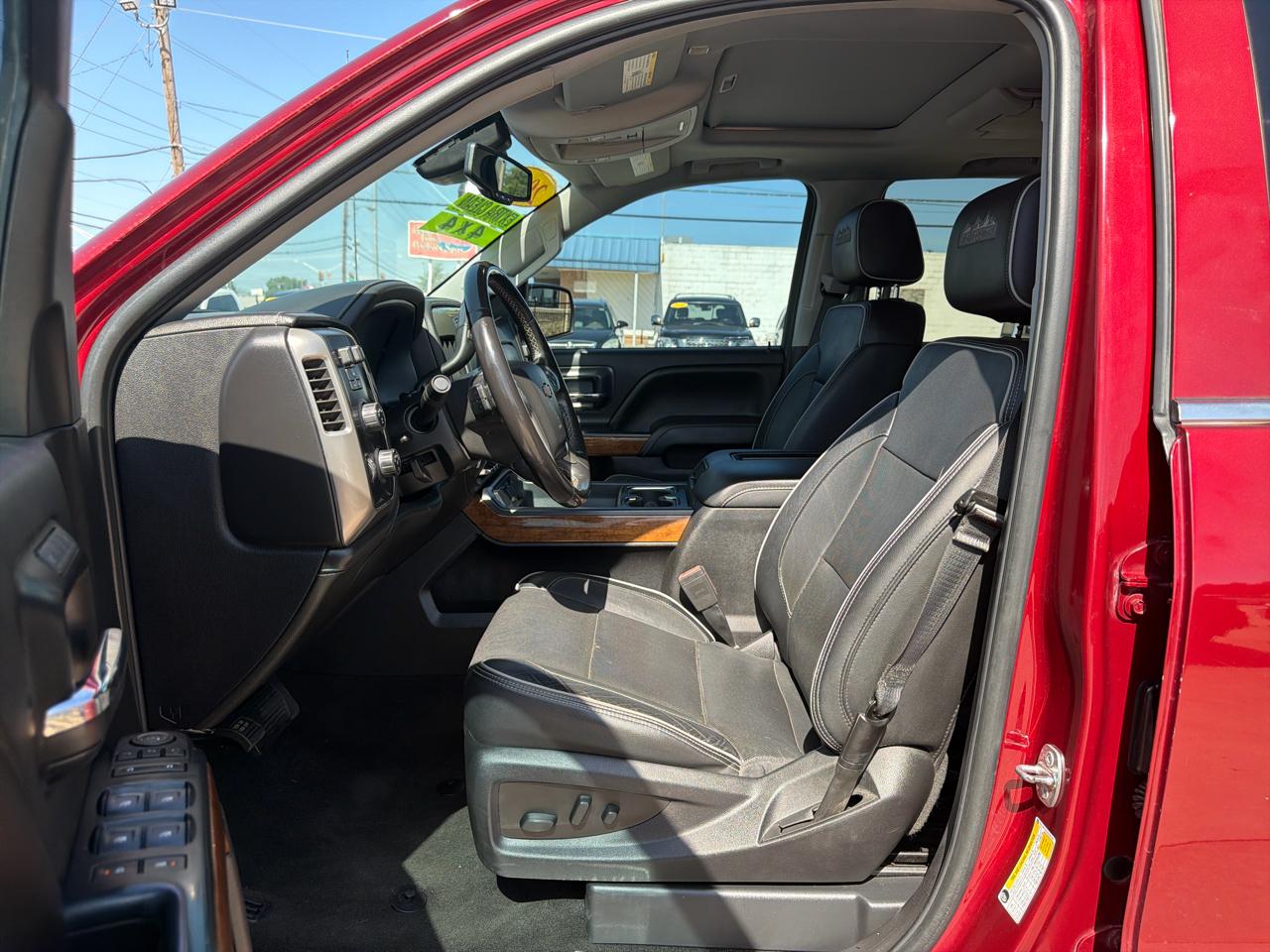 Chevrolet Silverado 1500 4WD Crew Cab 143.5" LT w/2LT 2017