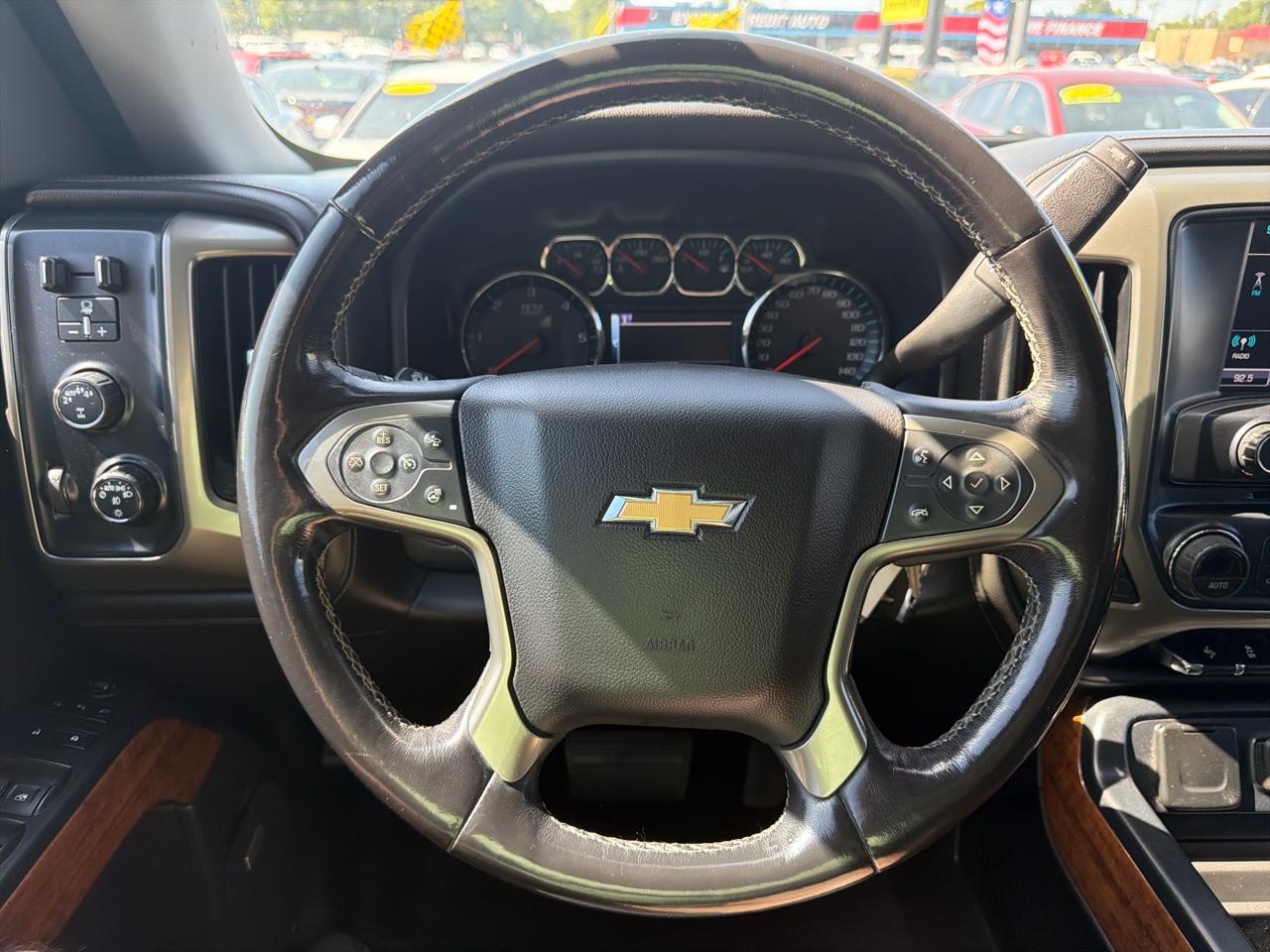 Chevrolet Silverado 1500 4WD Crew Cab 143.5" LT w/2LT 2017