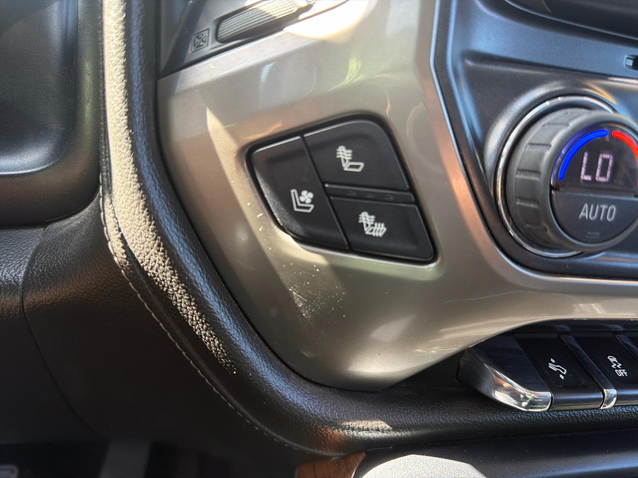 Chevrolet Silverado 1500 4WD Crew Cab 143.5" LT w/2LT 2017