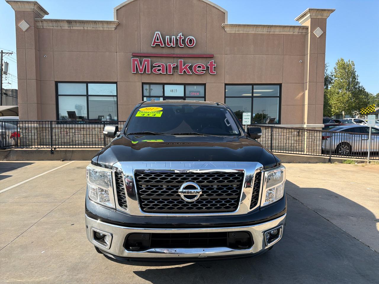 Nissan Titan 4x4 Crew Cab SV 2017