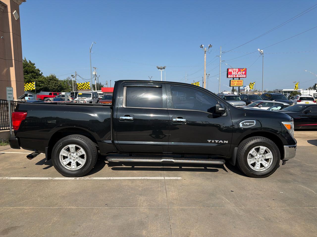 Nissan Titan 4x4 Crew Cab SV 2017