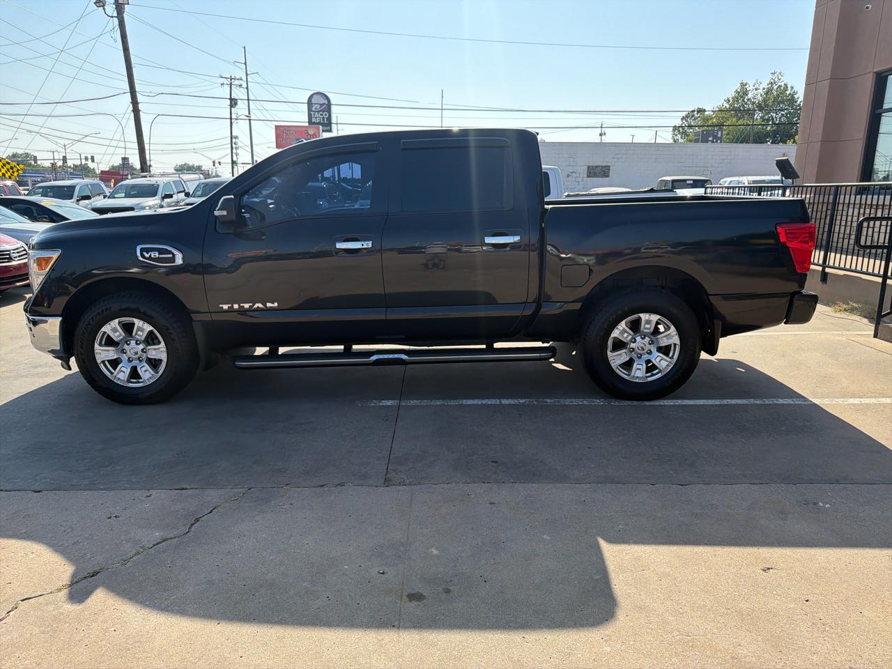 Nissan Titan 4x4 Crew Cab SV 2017
