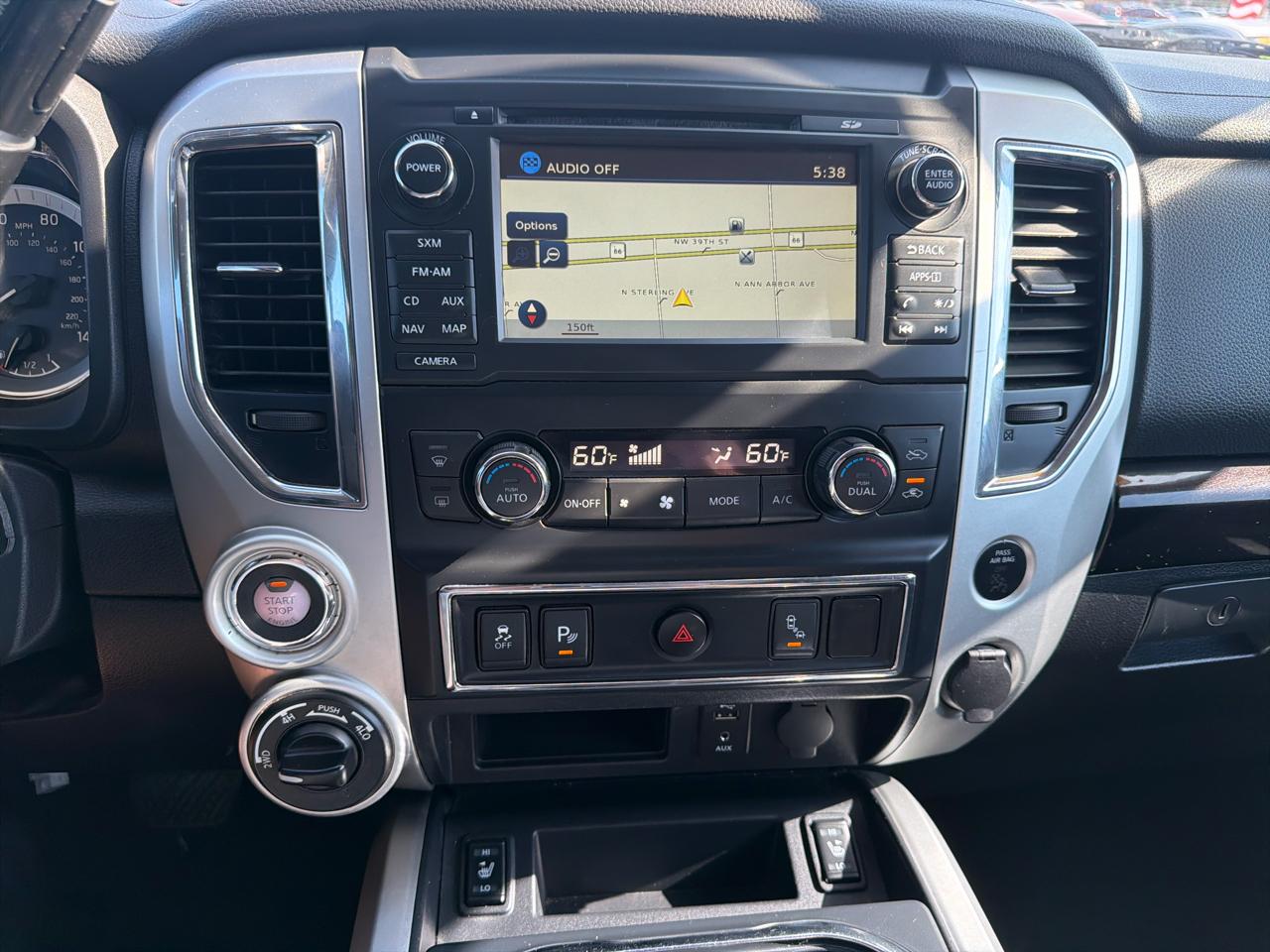 Nissan Titan 4x4 Crew Cab SV 2017