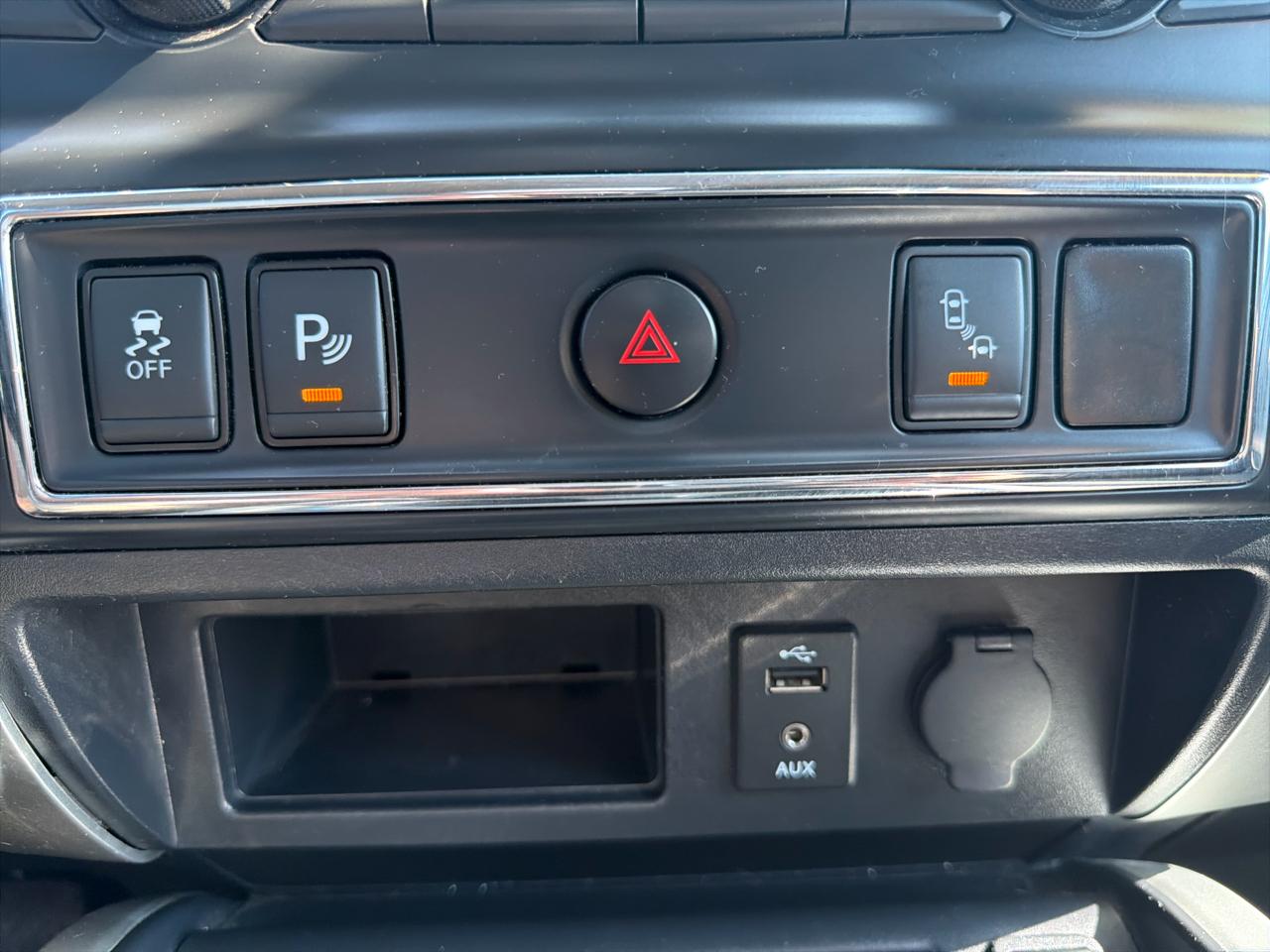 Nissan Titan 4x4 Crew Cab SV 2017