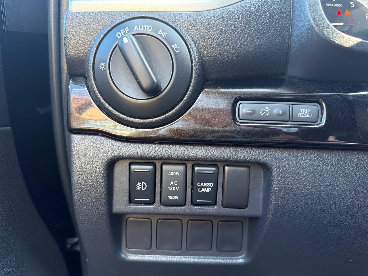 Nissan Titan 4x4 Crew Cab SV 2017