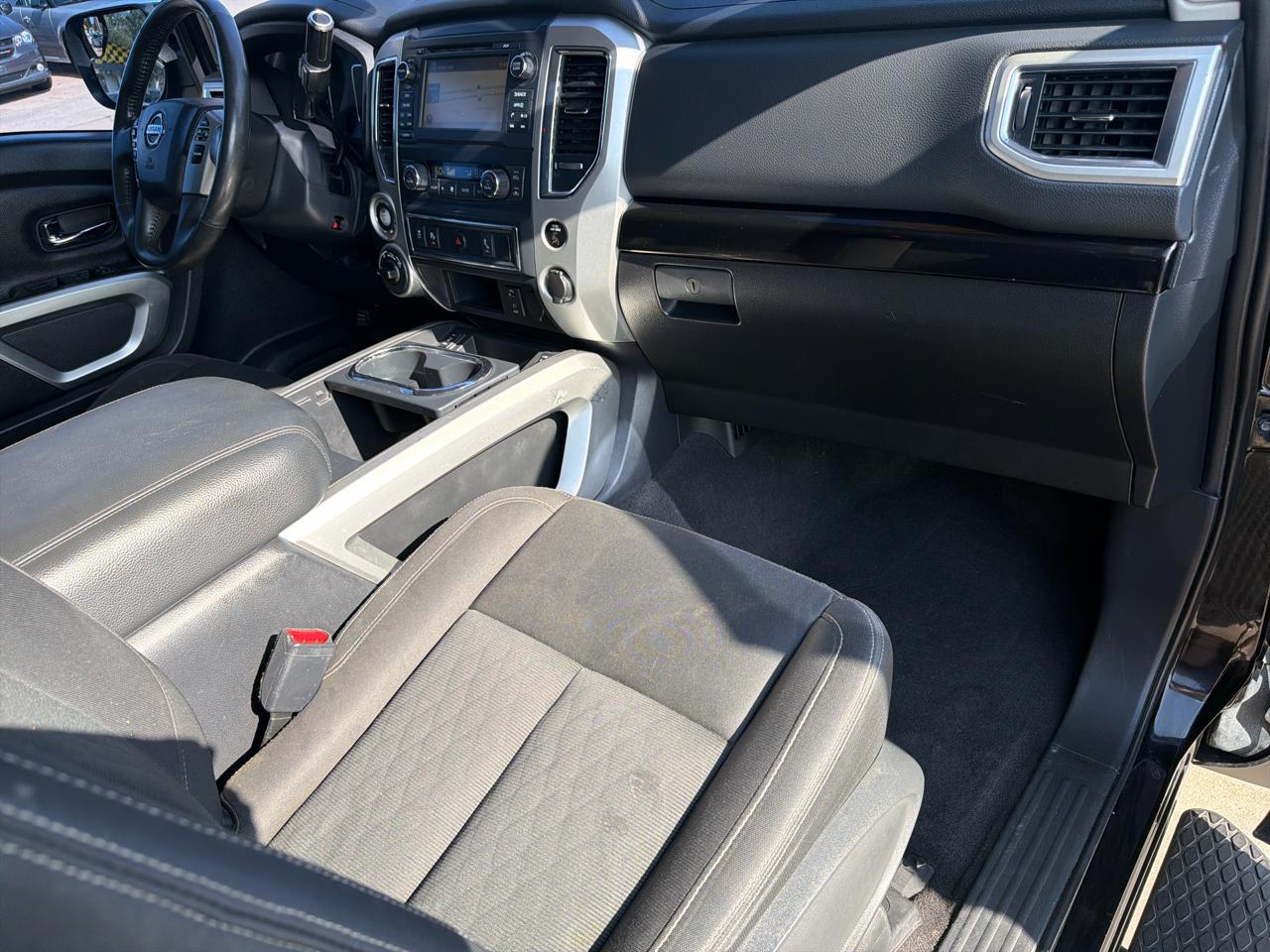 Nissan Titan 4x4 Crew Cab SV 2017