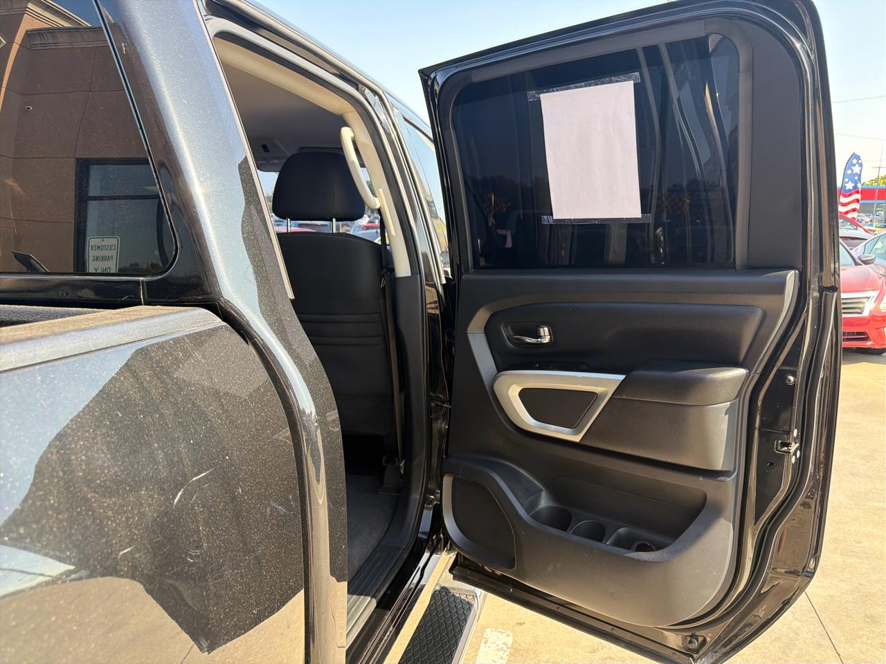 Nissan Titan 4x4 Crew Cab SV 2017