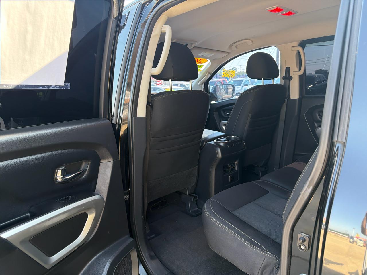 Nissan Titan 4x4 Crew Cab SV 2017